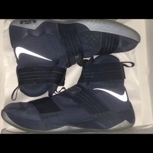 Lebron soldier 10 - Navy
